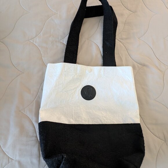 Lululemon Small Reusable Bag - Picture 1 of 7
